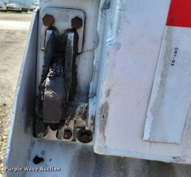 image for item EA2479 1992 Brady Truck Equip end dump pup trailer