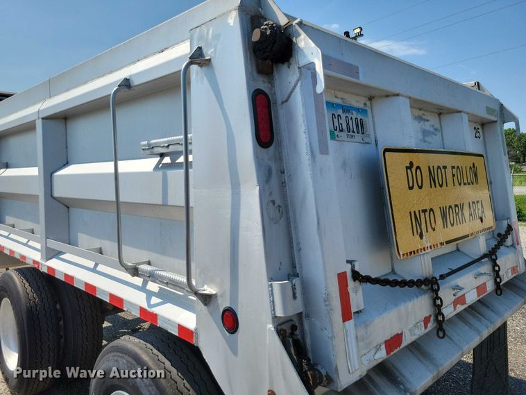 image for item EA2479 1992 Brady Truck Equip end dump pup trailer