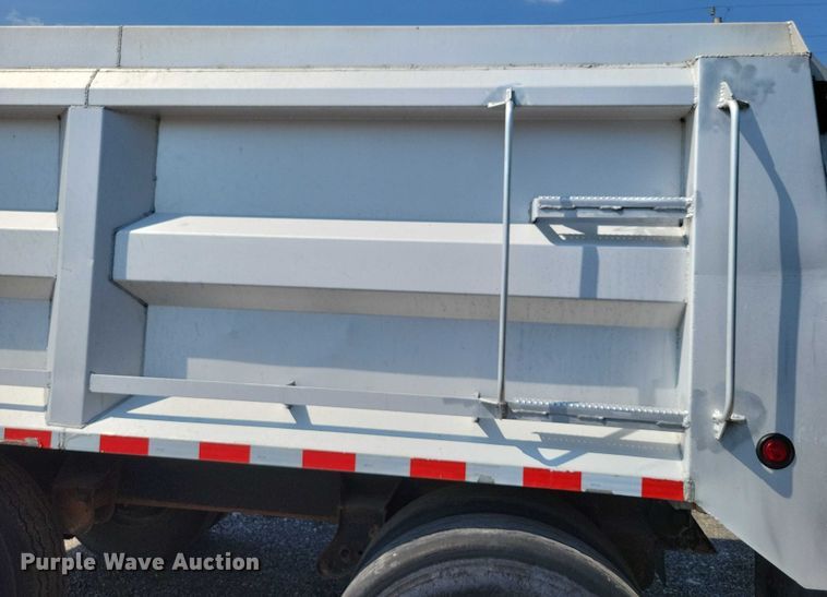 image for item EA2479 1992 Brady Truck Equip end dump pup trailer