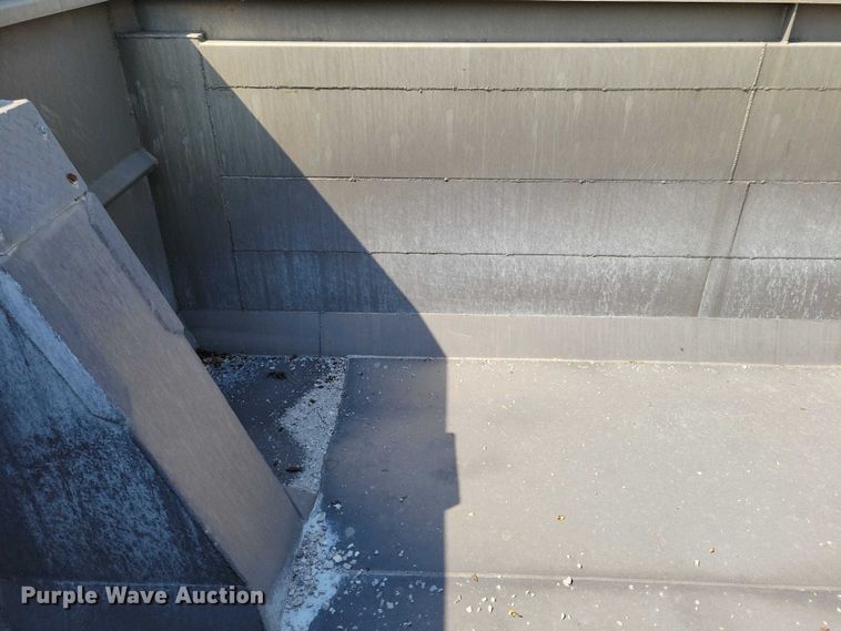 image for item EA2479 1992 Brady Truck Equip end dump pup trailer