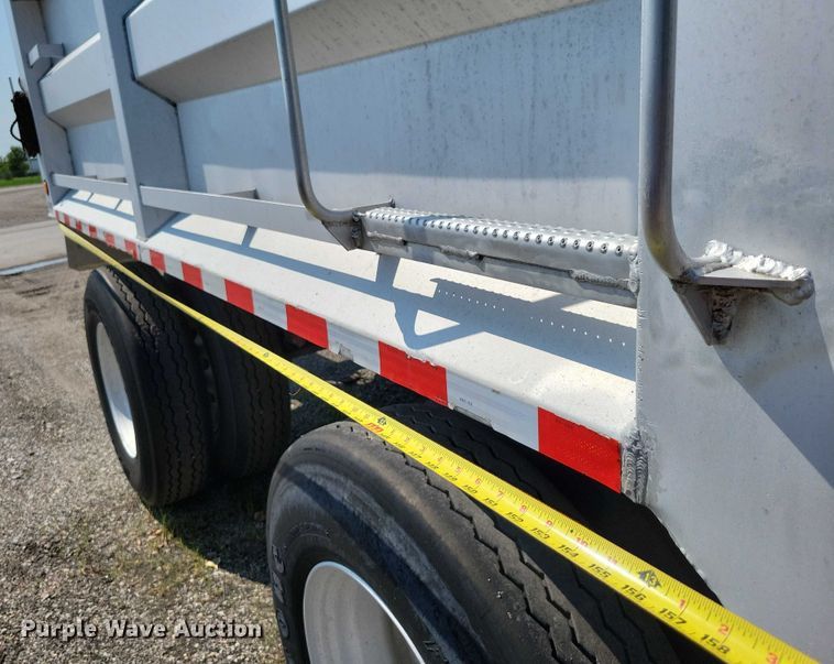 image for item EA2479 1992 Brady Truck Equip end dump pup trailer