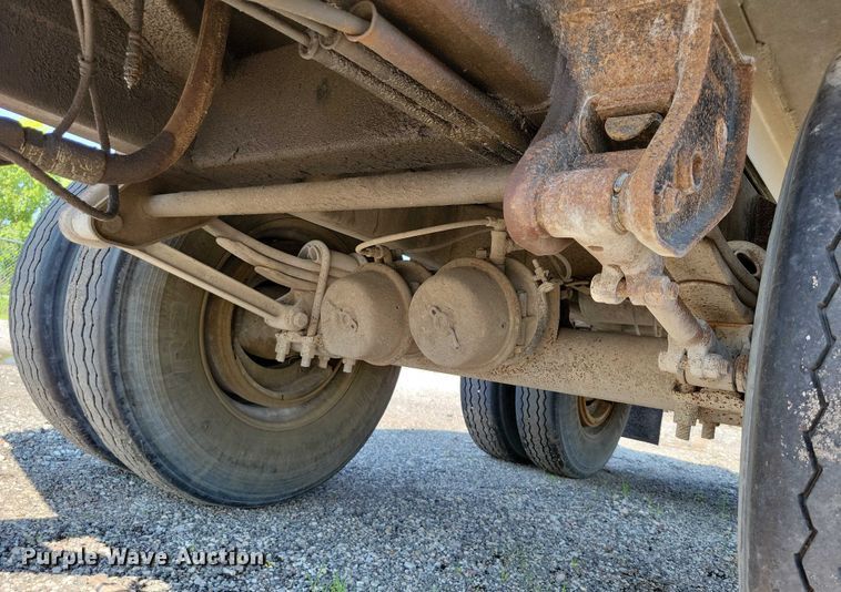 image for item EA2479 1992 Brady Truck Equip end dump pup trailer