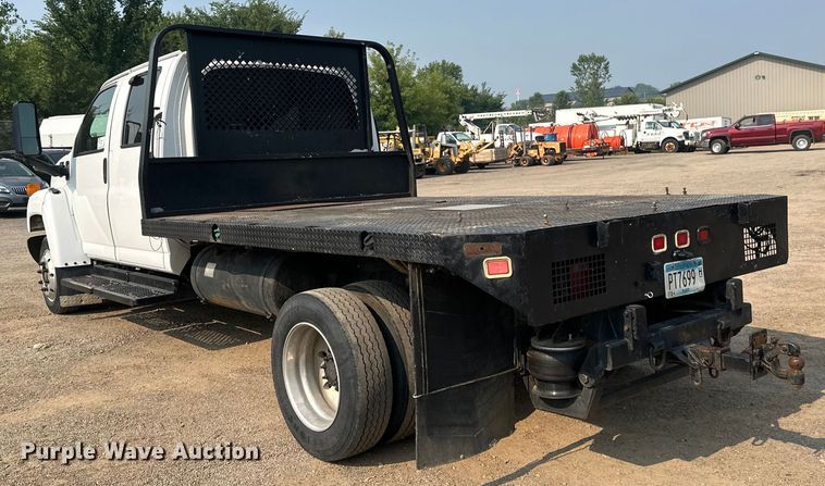 image for item EB2810 2004 GMC C4500 Crew Cab flatbed truck