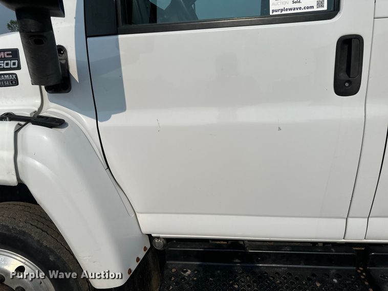 image for item EB2810 2004 GMC C4500 Crew Cab flatbed truck