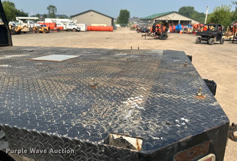 image for item EB2810 2004 GMC C4500 Crew Cab flatbed truck