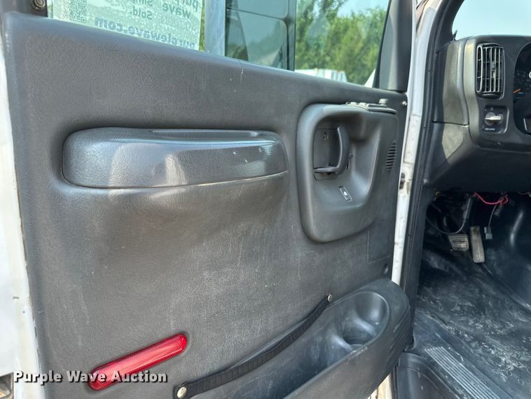 image for item EB2810 2004 GMC C4500 Crew Cab flatbed truck