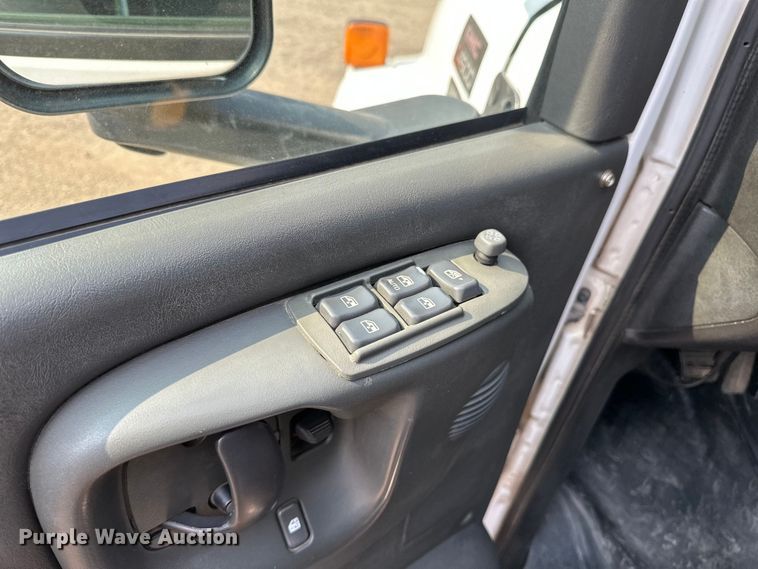 image for item EB2810 2004 GMC C4500 Crew Cab flatbed truck