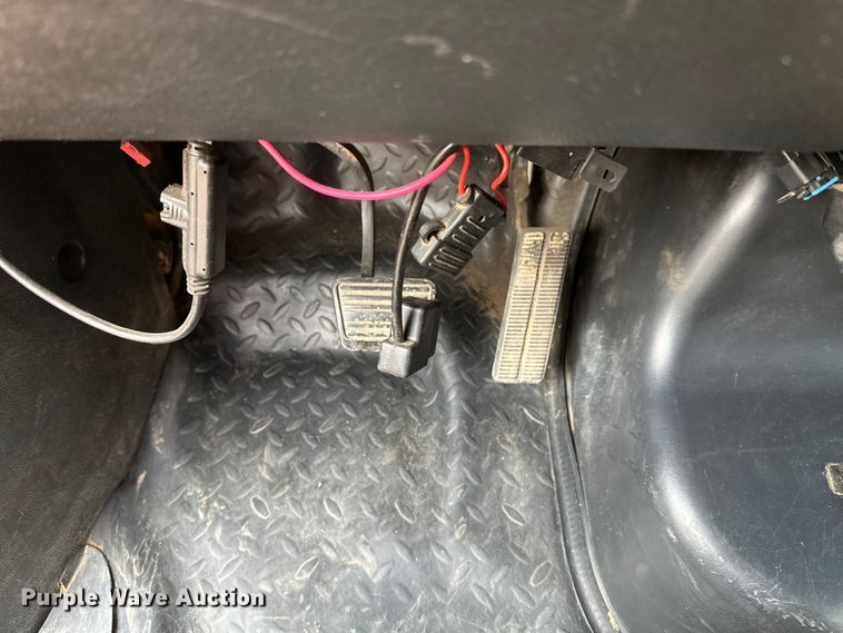 image for item EB2810 2004 GMC C4500 Crew Cab flatbed truck