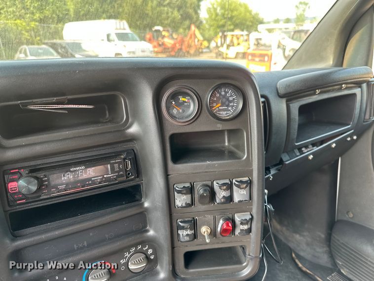 image for item EB2810 2004 GMC C4500 Crew Cab flatbed truck