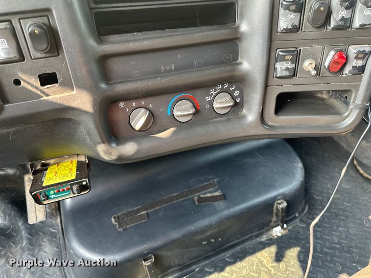 image for item EB2810 2004 GMC C4500 Crew Cab flatbed truck