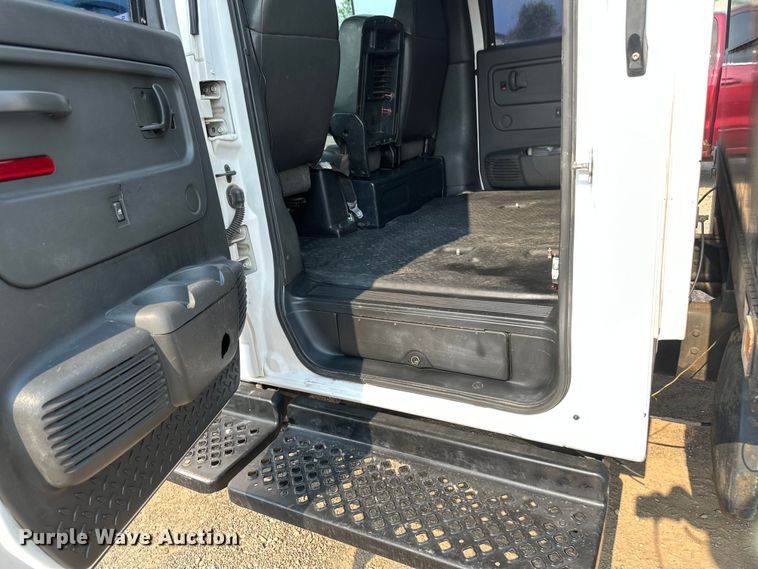 image for item EB2810 2004 GMC C4500 Crew Cab flatbed truck