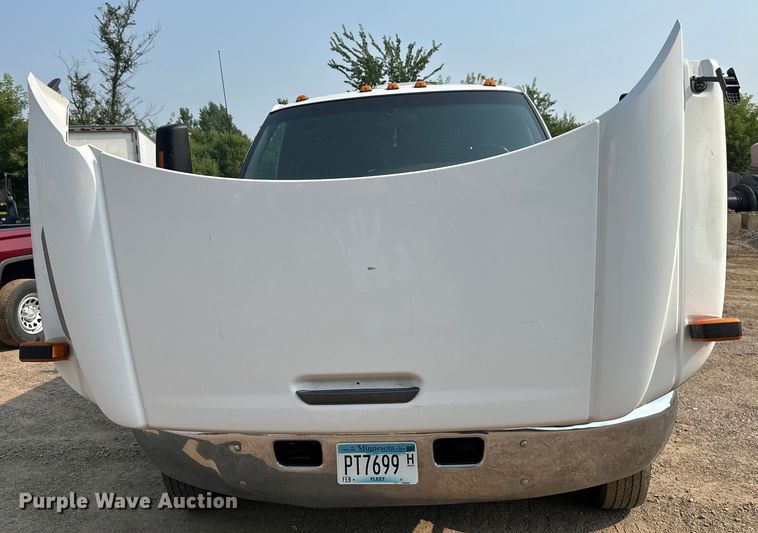 image for item EB2810 2004 GMC C4500 Crew Cab flatbed truck