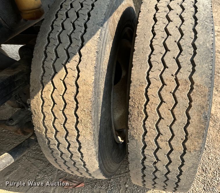 image for item EB2810 2004 GMC C4500 Crew Cab flatbed truck