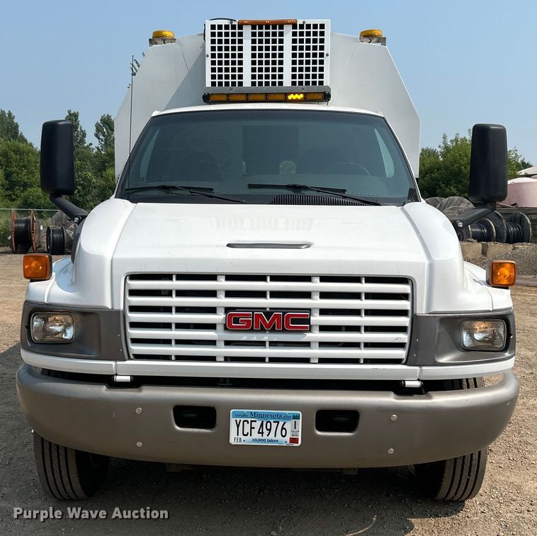 image for item EB2812 2007 GMC C5500 utility / service truck