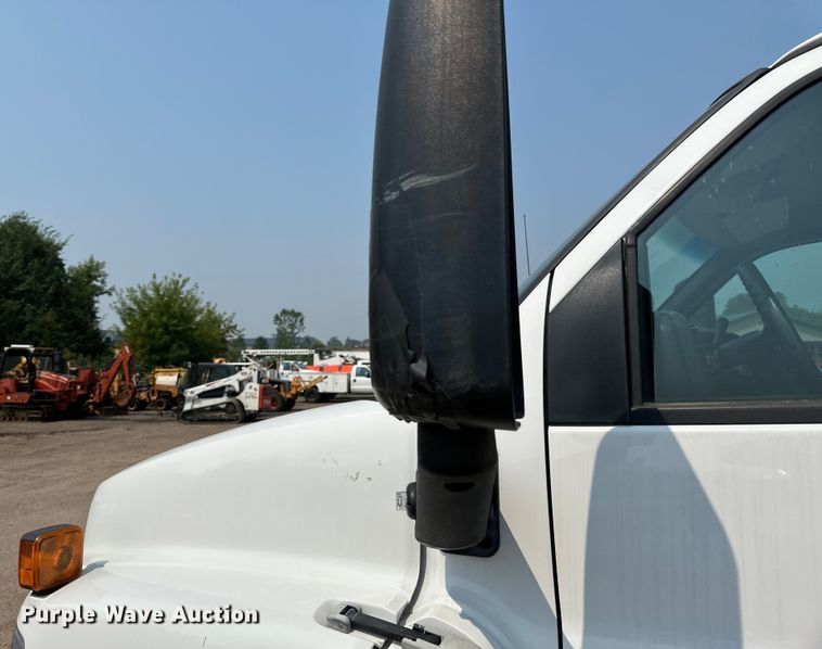 image for item EB2812 2007 GMC C5500 utility / service truck