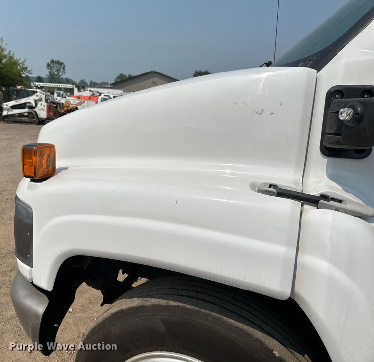 image for item EB2812 2007 GMC C5500 utility / service truck