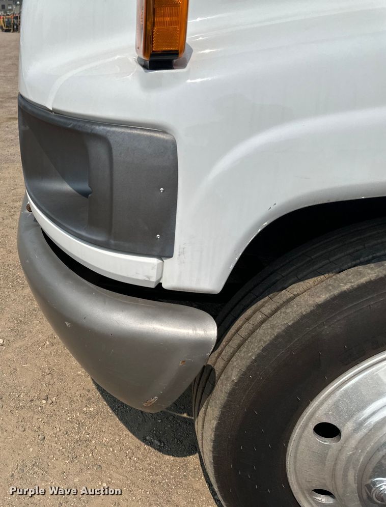 image for item EB2812 2007 GMC C5500 utility / service truck
