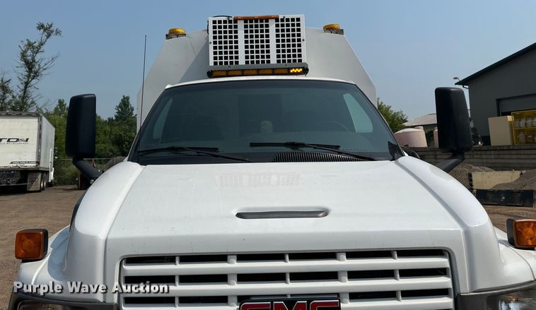 image for item EB2812 2007 GMC C5500 utility / service truck