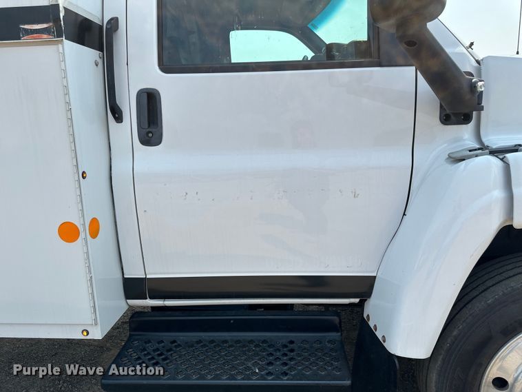 image for item EB2812 2007 GMC C5500 utility / service truck