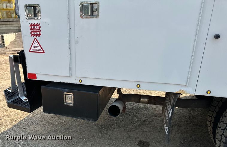 image for item EB2812 2007 GMC C5500 utility / service truck