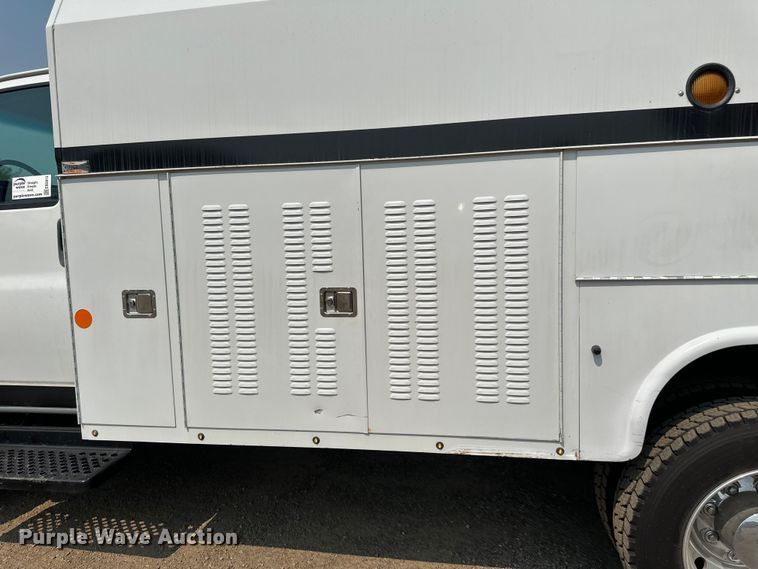image for item EB2812 2007 GMC C5500 utility / service truck