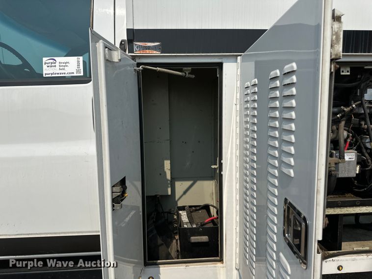 image for item EB2812 2007 GMC C5500 utility / service truck