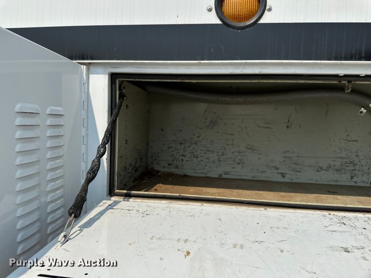 image for item EB2812 2007 GMC C5500 utility / service truck