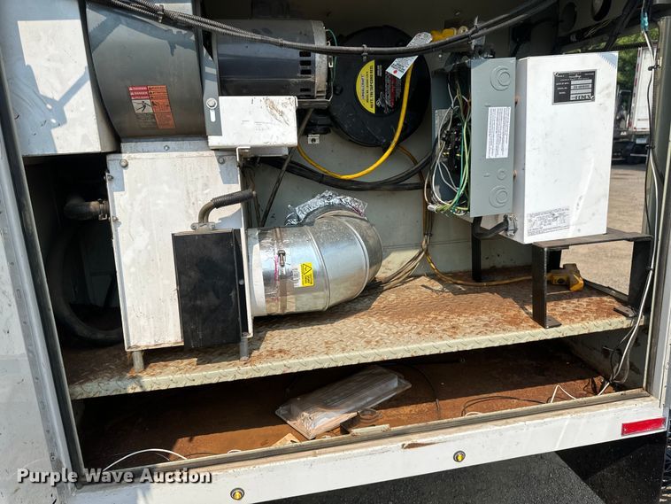 image for item EB2812 2007 GMC C5500 utility / service truck