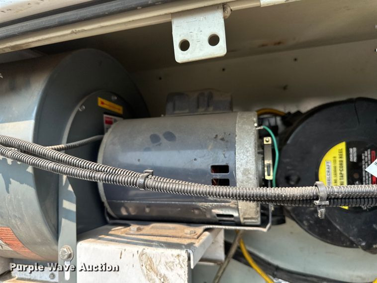 image for item EB2812 2007 GMC C5500 utility / service truck