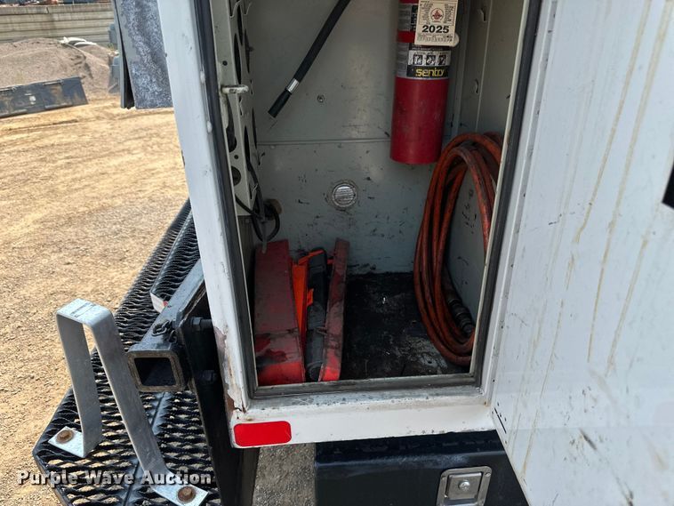 image for item EB2812 2007 GMC C5500 utility / service truck