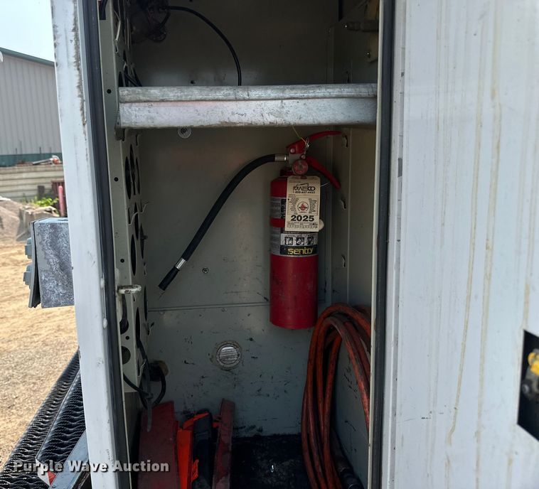 image for item EB2812 2007 GMC C5500 utility / service truck