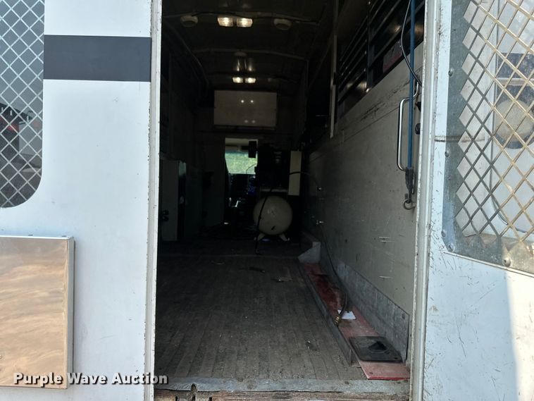 image for item EB2812 2007 GMC C5500 utility / service truck