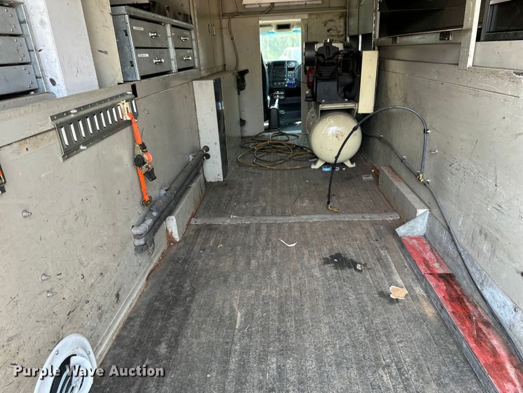 image for item EB2812 2007 GMC C5500 utility / service truck