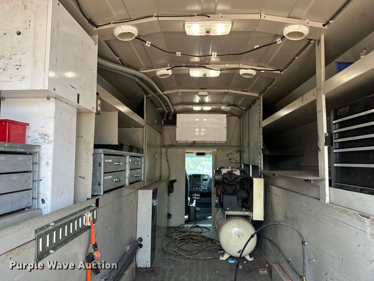 image for item EB2812 2007 GMC C5500 utility / service truck