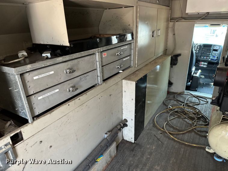 image for item EB2812 2007 GMC C5500 utility / service truck