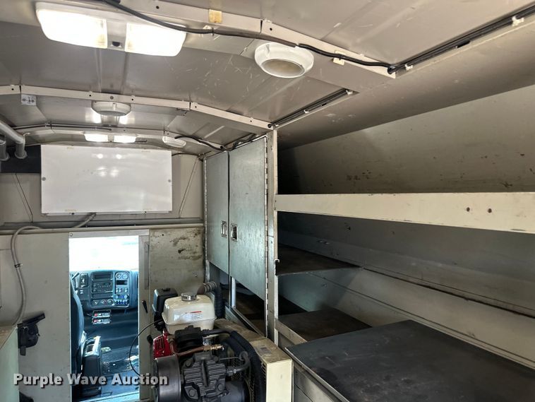 image for item EB2812 2007 GMC C5500 utility / service truck