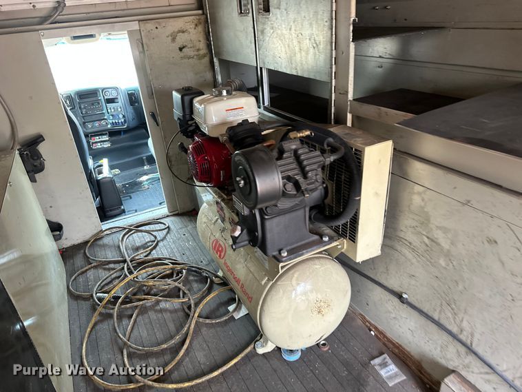 image for item EB2812 2007 GMC C5500 utility / service truck