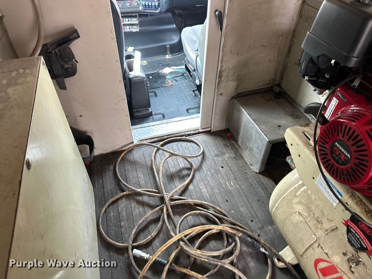 image for item EB2812 2007 GMC C5500 utility / service truck