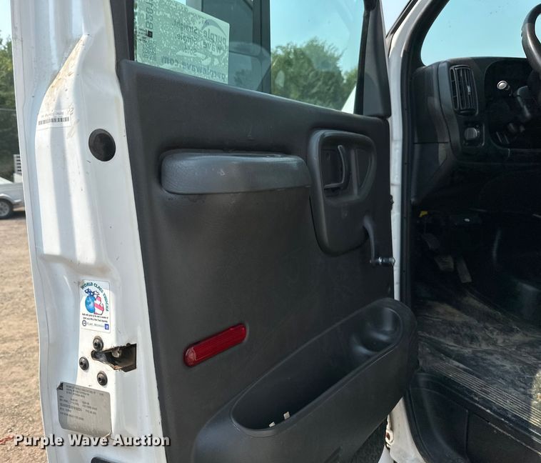 image for item EB2812 2007 GMC C5500 utility / service truck