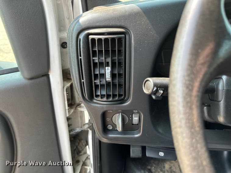 image for item EB2812 2007 GMC C5500 utility / service truck