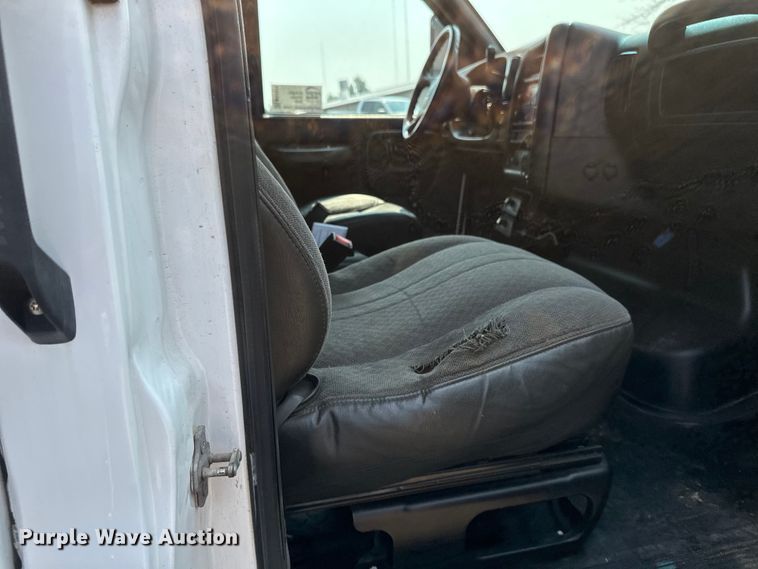 image for item EB2812 2007 GMC C5500 utility / service truck