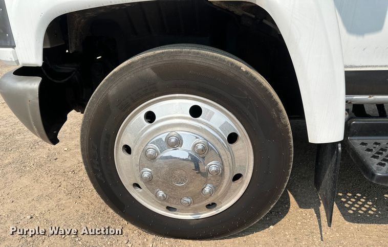 image for item EB2812 2007 GMC C5500 utility / service truck