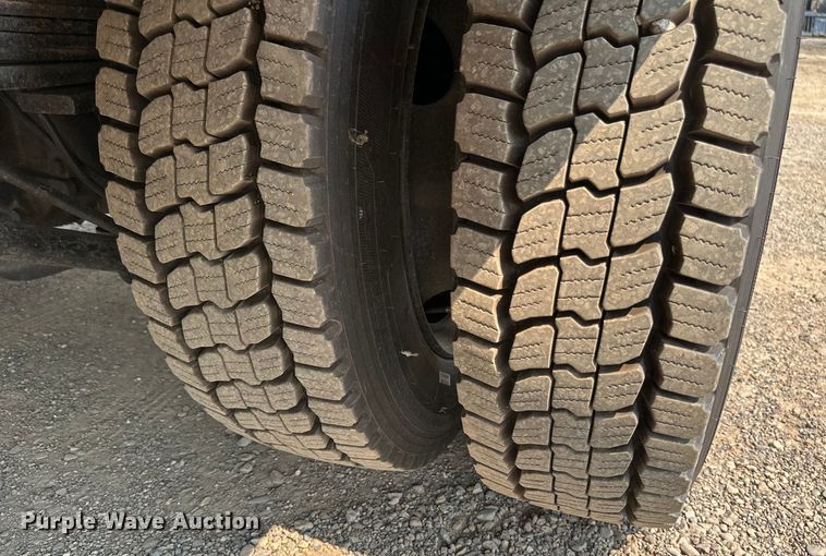 image for item EB2812 2007 GMC C5500 utility / service truck