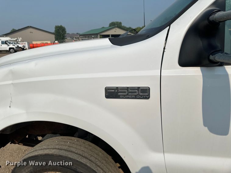 image for item EB2814 1999 Ford F550 utility / service truck