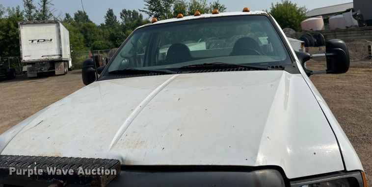 image for item EB2814 1999 Ford F550 utility / service truck