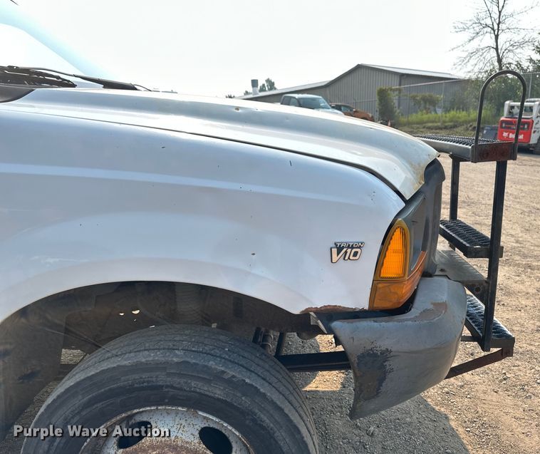 image for item EB2814 1999 Ford F550 utility / service truck