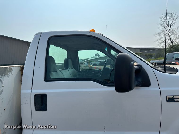 image for item EB2814 1999 Ford F550 utility / service truck