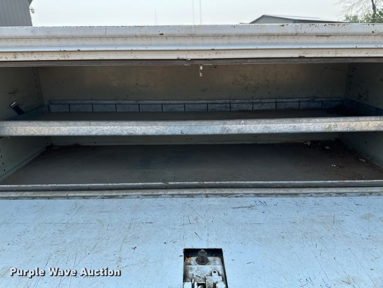 image for item EB2814 1999 Ford F550 utility / service truck