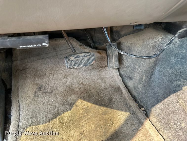 image for item EB2814 1999 Ford F550 utility / service truck