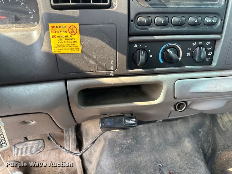 image for item EB2814 1999 Ford F550 utility / service truck